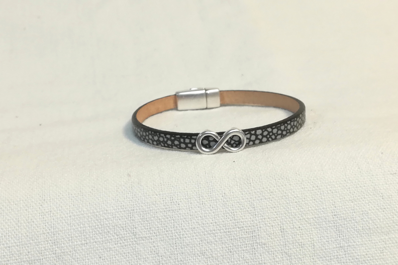 bracelet 11